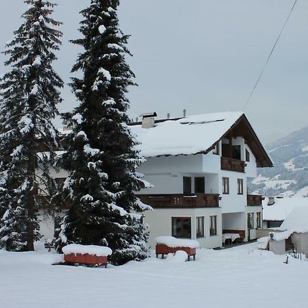Gastehaus Treichl Hotell Fügen Exteriör bild