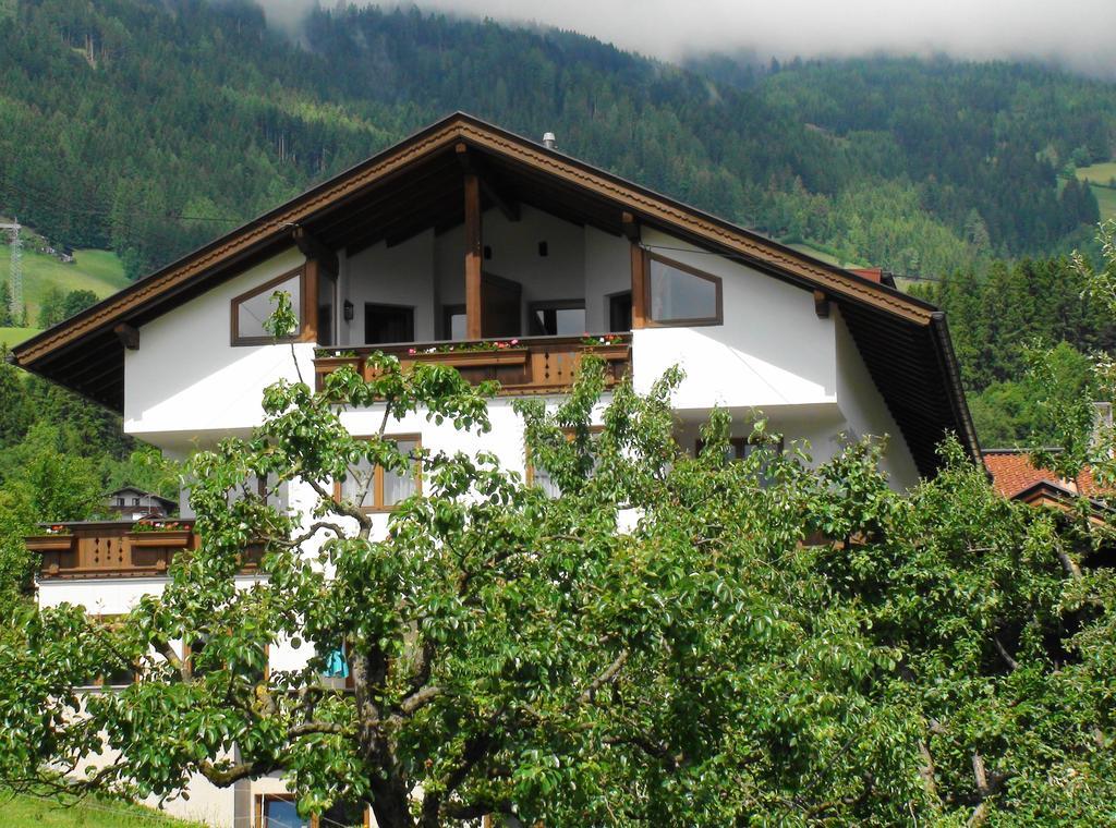 Gastehaus Treichl Hotell Fügen Exteriör bild