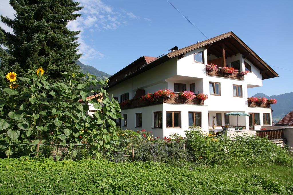 Gastehaus Treichl Hotell Fügen Exteriör bild