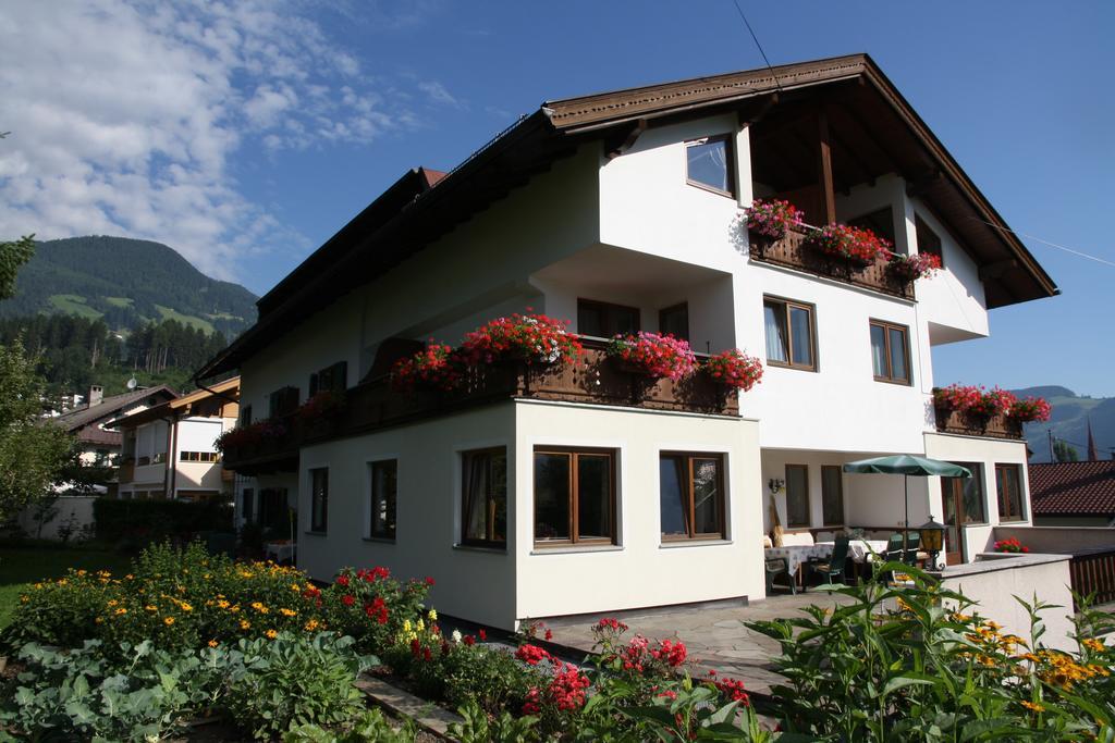 Gastehaus Treichl Hotell Fügen Exteriör bild